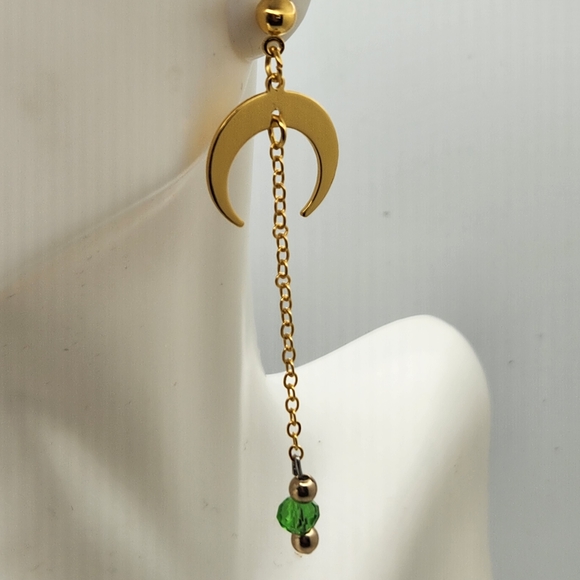 Chic Gold and Green Crescent Chain Earrings - Picture 3 of 8
